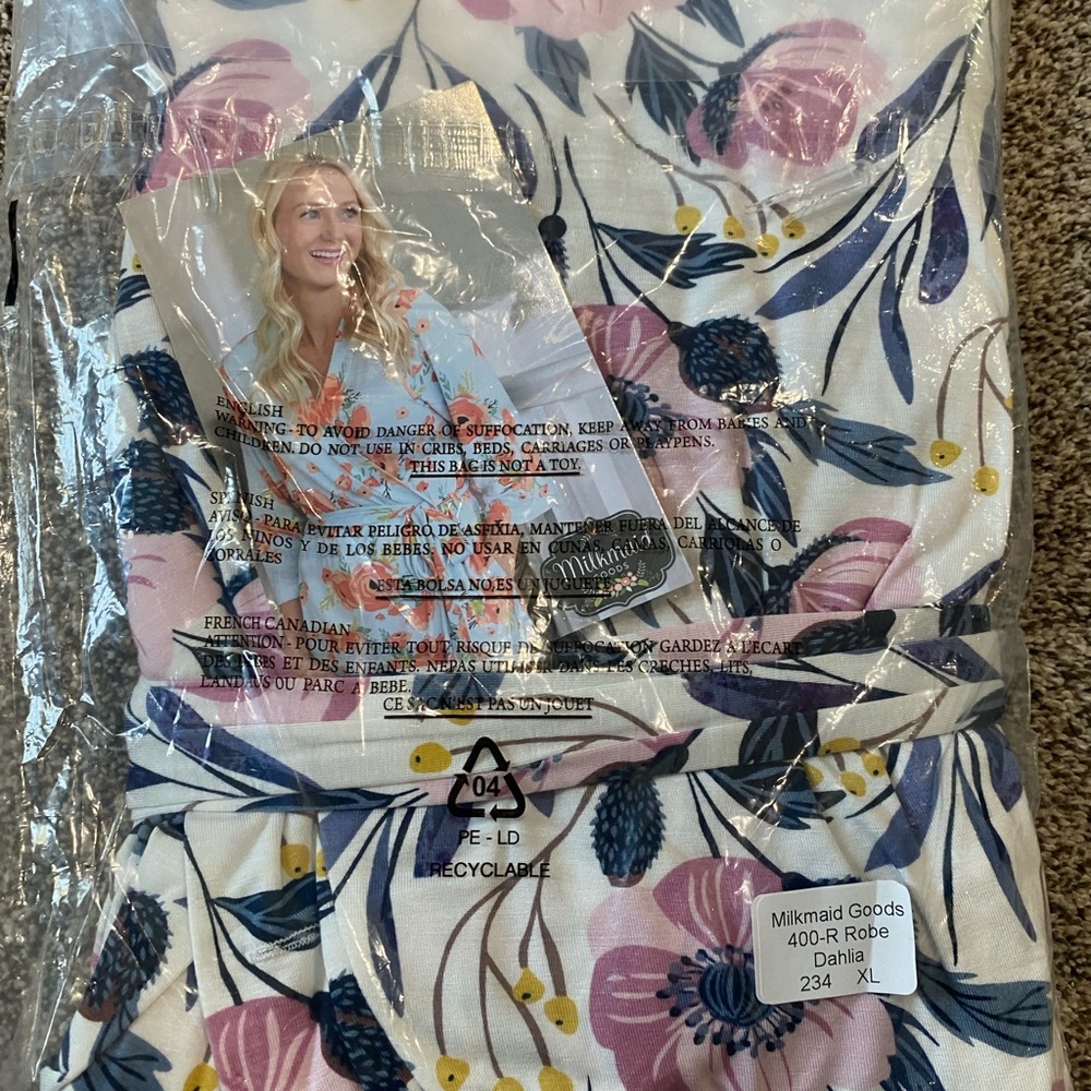 Milkmaid Robe - Picture 2 of 3